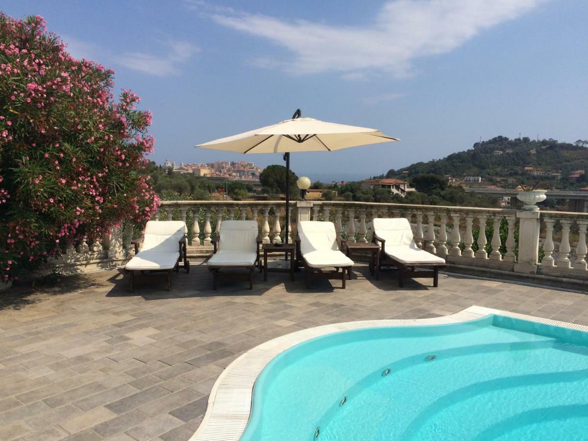 Villa Con Piscina A Imperia, Italy Exterior photo