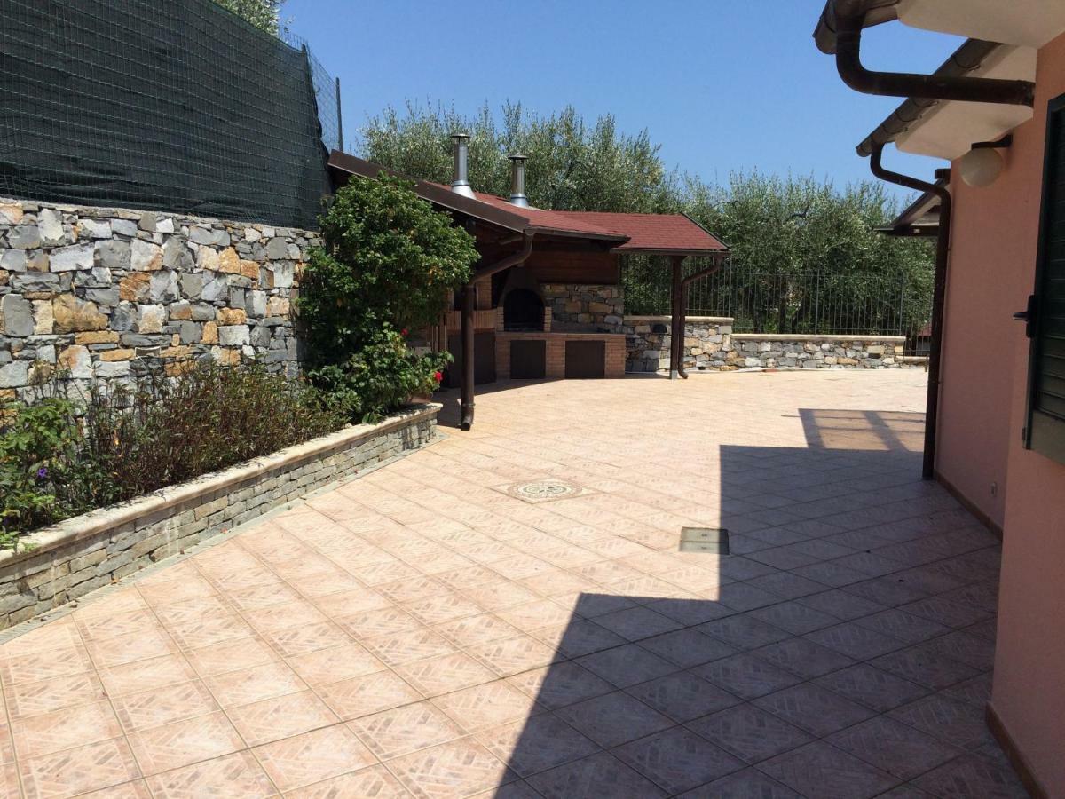 Villa Con Piscina A Imperia, Italy Exterior photo