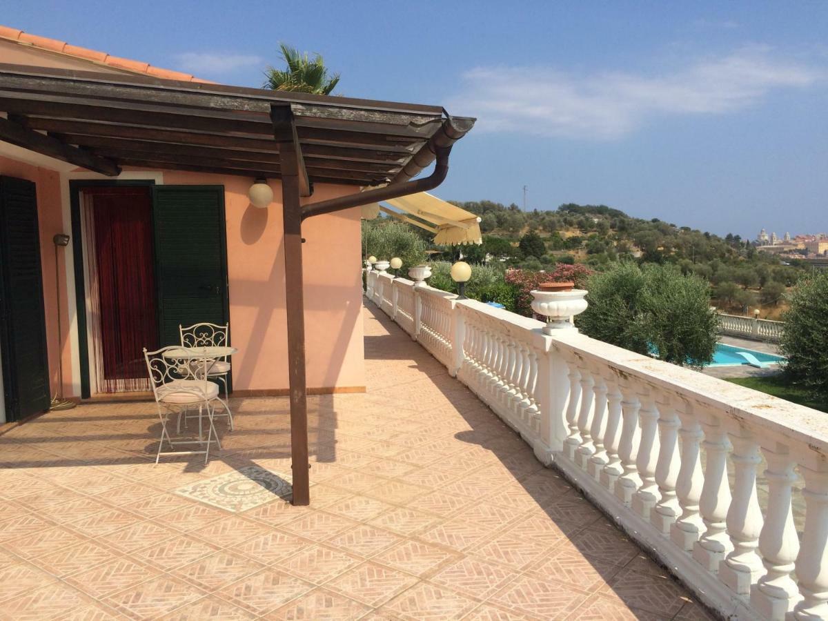 Villa Con Piscina A Imperia, Italy Exterior photo