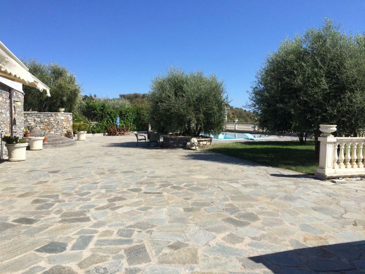 Villa Con Piscina A Imperia, Italy Exterior photo